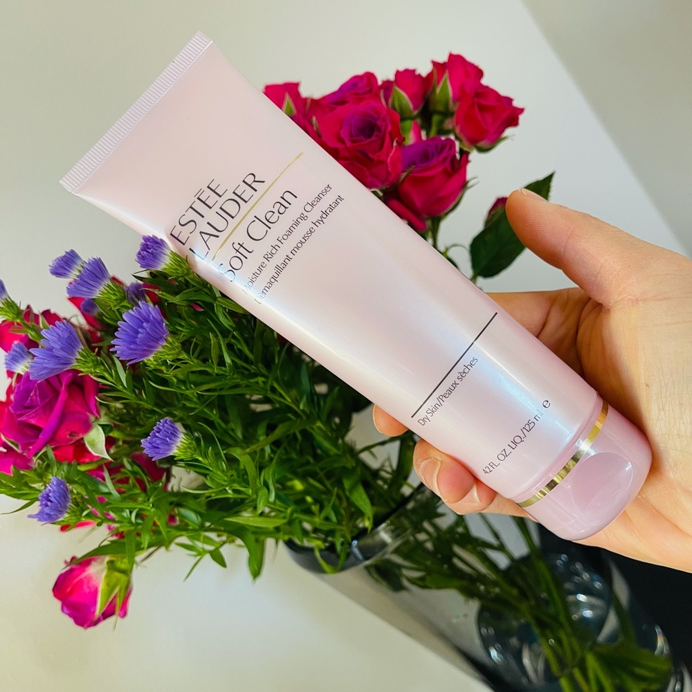 Estée Lauder Moisture foaming cleanser